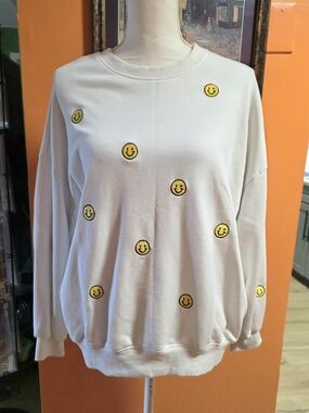Vintage Casual White Smiley Patch Crewneck Sweater